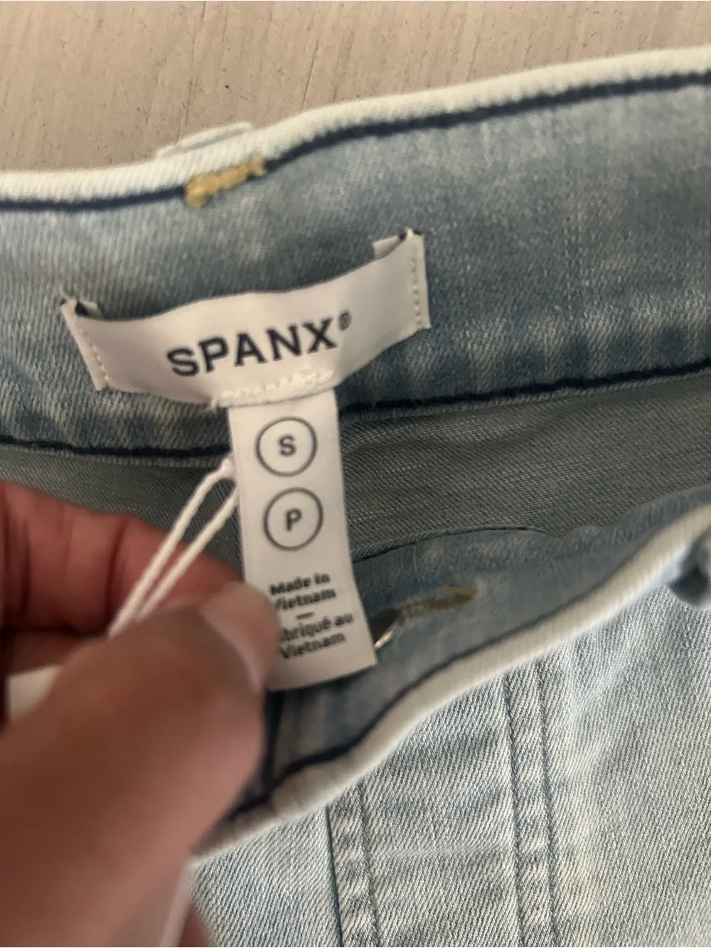 Spanx Pull-On High Waist Denim Shorts 5” Light Wash Size S
